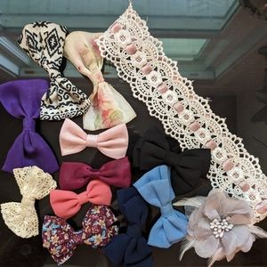 12 Claire's hair bows